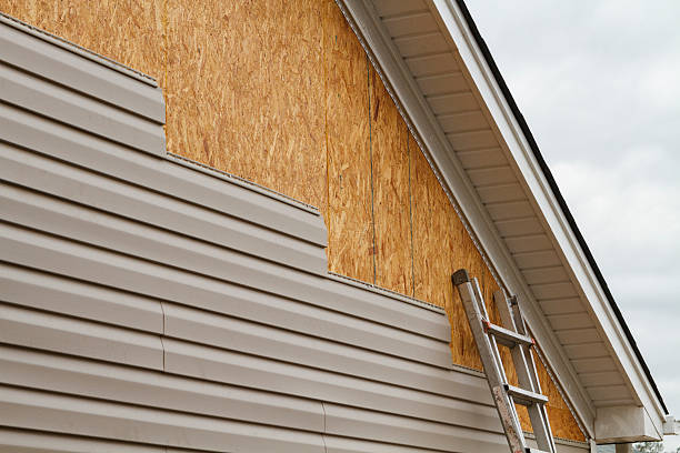 Professional Siding Repair technician working in Bakerstown, PA